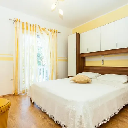 Holiday House Anisa Holiday home