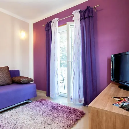Holiday House Anisa *