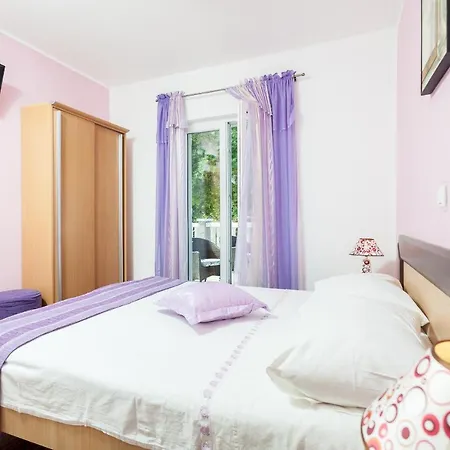 Prázdninový dům Holiday House Anisa *