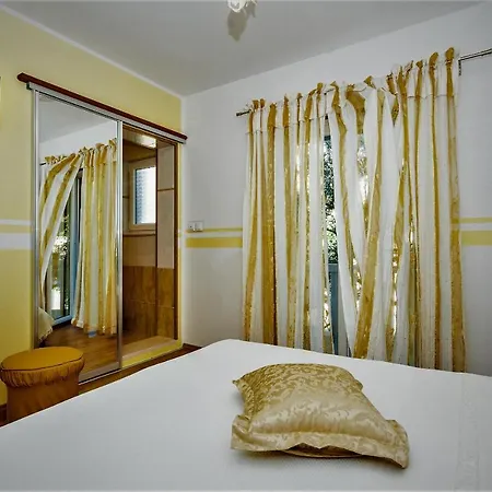 Prázdninový dům Holiday House Anisa